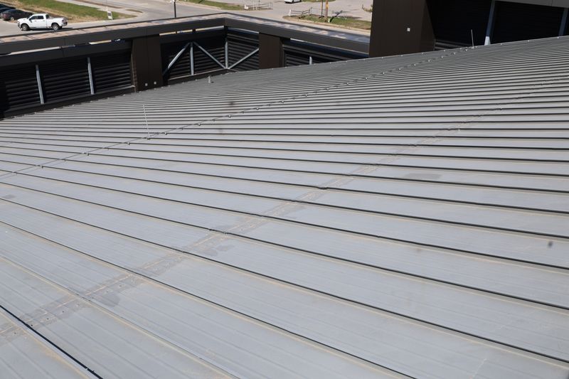 10 Men Roofing